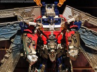Transformers News: Toy Fair 2011 Coverage - Transformers Dark Of The Moon "Mech Tech" Toy Line