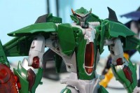 Transformers News: Transformers Prime Voyager Skyquake Images and Review