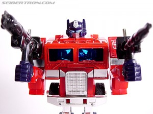 Transformers News: Top 5 Best Personal Weapons Amongst Transformers Toys
