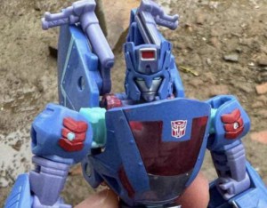 Transformers News: New Image of Upcoming Legacy Cyberverse Chromia