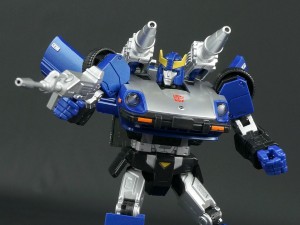 Transformers News: New Gallery: Masterpiece MP-18B Bluestreak