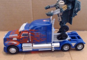 Transformers News: Video Review - Takara Tomy Lost Age LA01 Battle Command Optimus Prime