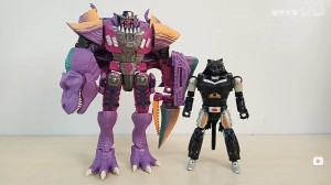 Transformers News: Video Review and In hand Images of Upcoming Transformers Agent Ravage Figure
