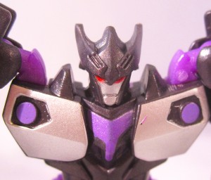 Transformers News: First in hand images of Transformers Robots in Disguise Legion Megatronus and other Clash figures