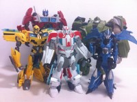 Transformers News: Transformers Prime "Robots in Disguise" Deluxe Ratchet In-Hand Images and Video Review