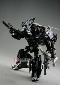 Transformers News: Another look at Voyager Recon Ironhide