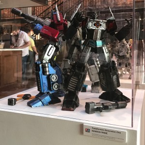 Transformers News: SDCC 2017: Hasbro 3A Transformers Generation 1 Ultra Magnus & Nemesis Prime