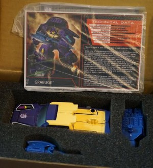 Transformers News: TFSS 4.0 Mayhem Attack Squad Ruckus / Grabuge Arriving Plus In-Hand Images