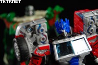 Transformers News: New Transformers United G2 Optimus Prime Images