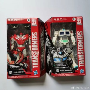 Transformers News: First Look at Transformers RED Ultra Magnus and Knockout