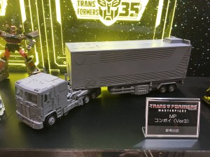 Transformers News: Takara Transformers Masterpiece Optimus Prime Ver 3 on Display at Wonderfest 2018 #ワンフェス  #wf2018s
