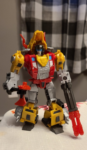 Transformers News: Transformers Cyberverse Deluxe Class Slug Pictorial Review