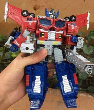 Transformers News: Possible First Image of War for Cybertron: Siege Leader Class Optimus Prime / Galaxy Convoy