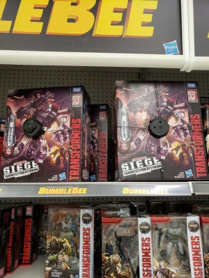 Transformers News: Transformers Siege Jetfire found in Toysrus Stores in Canada