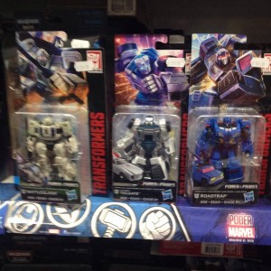 Transformers News: Transformers Power of the Primes Wave 1 Deluxe and Voyagers, Wave 1 Studio Series Leaders Sighted In Mexico