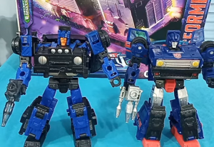 Transformers News: Video Reviews for Transformers Legacy Crankcase and Dead End