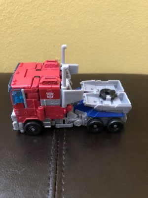 Transformers News: Pictorial Review of ROTB Voyager Optimus Prime