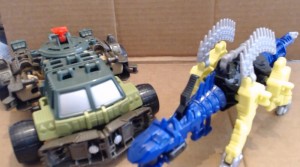 Transformers News: Video Review - Age of Extinction ConstructBots Hound and Wideload