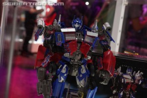 SDCC 2017 Preview Night: Transformers Movie Masterpiece MPM-4 Optimus Prime #HasbroSDCC