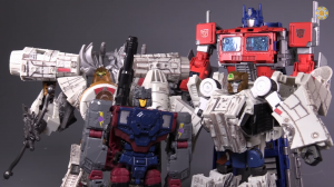 Video Review of Takara Tomy Star Wars Powered By Transformers Millennium Falcon