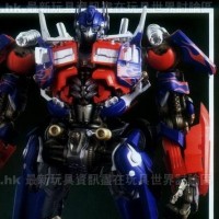 Transformers News: Figure King 160 June 2011 Scans - Darkside Moon Figures, Dual Model Kit and More!