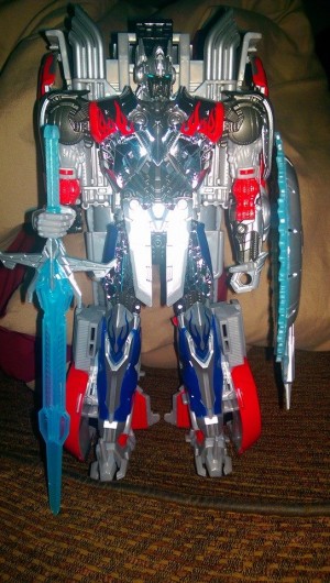 Transformers News: Target Exclusive Platinum Edition Optimus Prime (First Edition Mold) Found at Retail - Updated With In-Hand Alt Mode Images