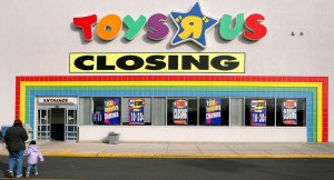 Transformers News: Toys R Us debating whether or not it will close all of its US store locations
