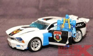 Transformers News: New Images of Million Publishing exclusive GoShooter