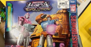 Transformers News: Legacy Evolution War Dawn Ariel & Dion 2-pack Sighted