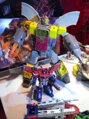 Transformers News: Toy Fair New York 2019 Transformers War for Cybertron: Siege Photos #tfny #hasbrotoyfair
