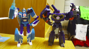 Transformers News: Pictorial Review of Robots in Disguise Warrior Soundwave and Blurr