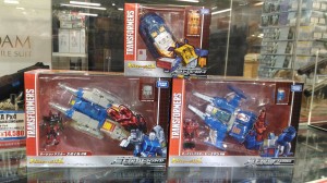 Transformers News: In Hand and In Package Images of Takara Transformers Legends Seaspray, Twin Twist & Topspin