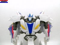 Transformers News: Pictorial Reviews: Transformers Prime Beast Hunters Deluxe Wave 2 Bulkhead and Smokescreen