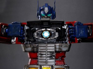 Transformers News: Transformers UN-01B Ultimetal Optimus Prime (Battle Damaged Version) Available for Preorder