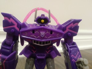 Transformers News: Pictorial Review for Deluxe Shockwave from Transformers Cyberverse