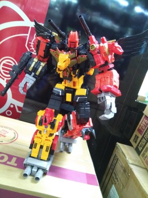 Transformers News: In-Hand Images of Transformers Power of the Primes Predaking
