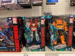 Transformers News: Transformers Earthrise Wave 1 Voyagers found at US Retail