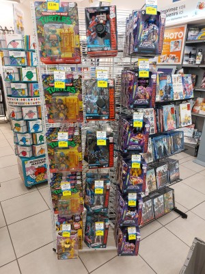 Transformers News: Canada Transformers Sightings Roundup with Galaxy Shuttle, Legacy Wave 3 and SS Crosshairs Wave
