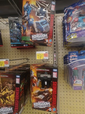 Transformers News: Kingdom Slammer and Pipes Found at US Retail