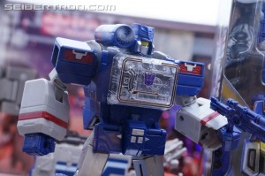 Transformers News: SDCC 2016: Titans Return Wave 2 Display with Soundwave, Astrotrain, Mindwipe, Alpha Trion and more #HasbroSDCC