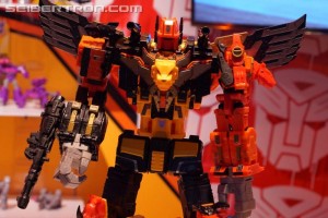 Toy Fair 2018 - Gallery of Transformers Power of the Primes Predaking #HasbroToyFair #NYTF