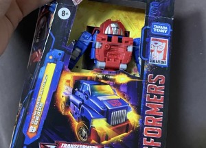 Transformers News: Legacy Gears will have his Chestplate Initially Detached in Packaging
