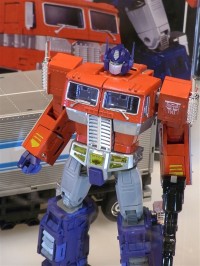 More Images From International Tokyo Toy Show 2011 - MP10, Chronicle 2 Pack, Devastator & Many More