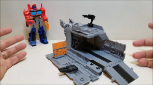 Transformers News: English review of Cyberverse Battle Base Trailer with Warrior Optimus Prime