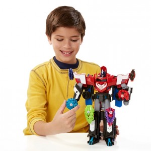 Transformers News: New pictures for Robots in Disguise Mega Optimus Prime and Minicons