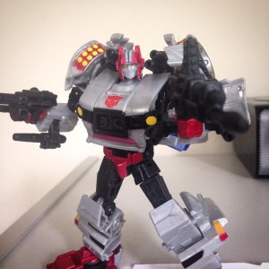 Transformers News: In-Hand Images - Transformers Generations Deluxe Crosscut