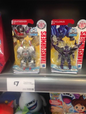 Transformers News: Transformers: Robots in Disguise Legion Class Heatseeker and Cyclonus spotted at UK retail