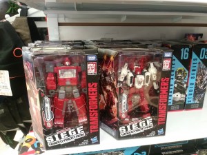 Transformers News: Transformers Siege Wave 2 Deluxes Being Found Across the Globe