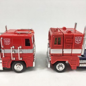 Trucks - JADA TOYS - 99524 - G1 Optimus Prime - Autobot COE Semi