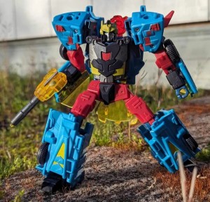 Transformers News: First look at Legacy Cybertron Hot Shot